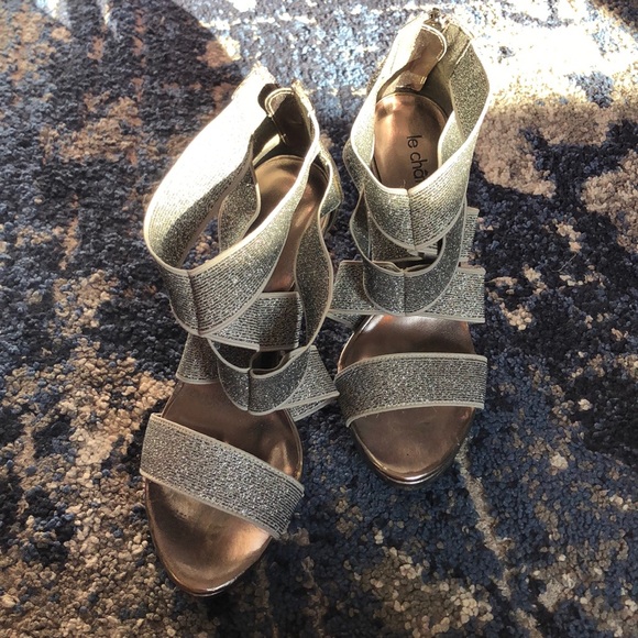 Le Chateau Criss Cross Heels - Picture 1 of 6